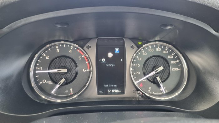 2022 Toyota Hilux SR