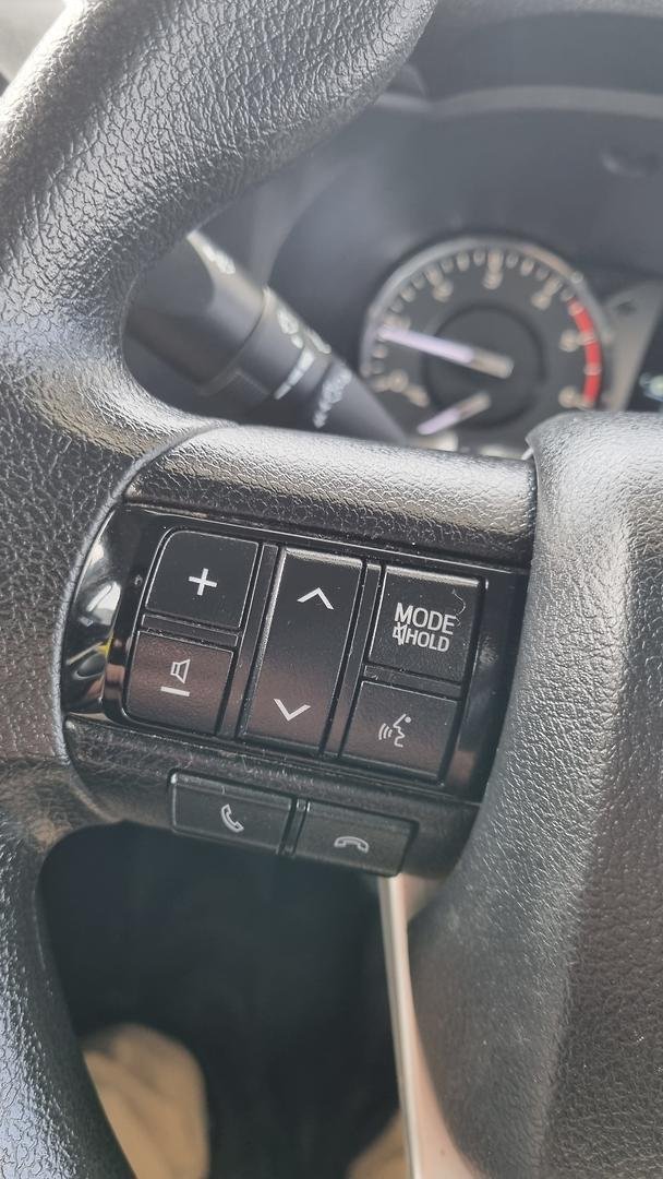 2022 Toyota Hilux SR