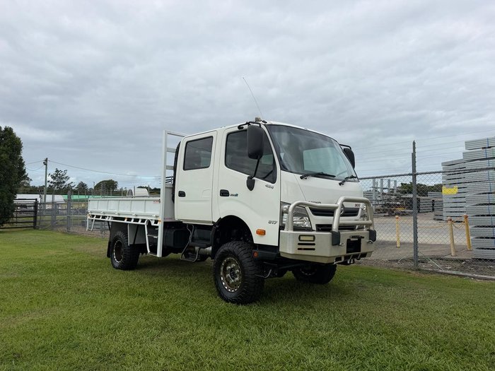 2018 Hino 300 Series 817 White