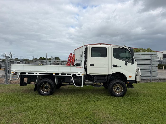 2018 Hino 300 Series 817 White