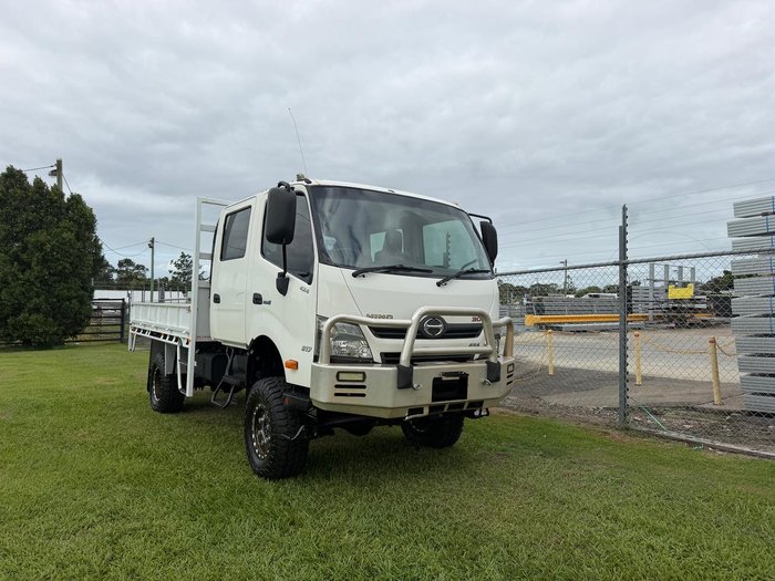 2018 Hino 300 Series 817 White