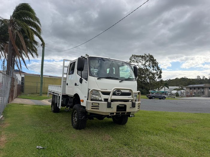 2018 Hino 300 Series 817 White