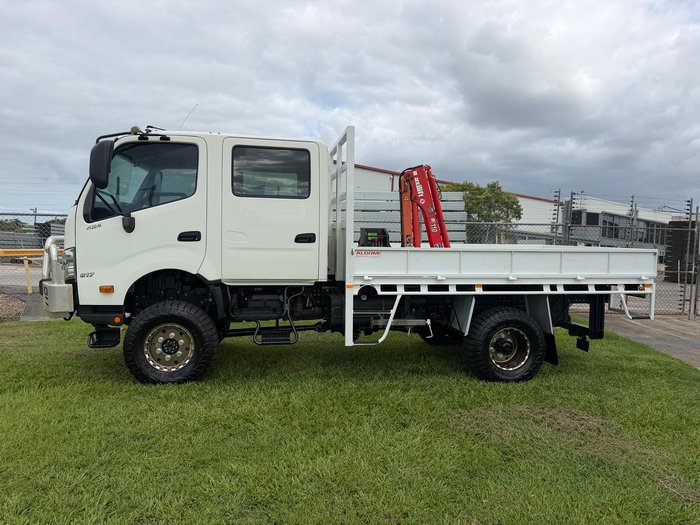 2018 Hino 300 Series 817 White