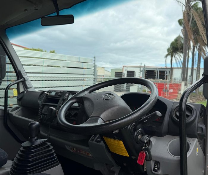 2018 Hino 300 Series 817 White