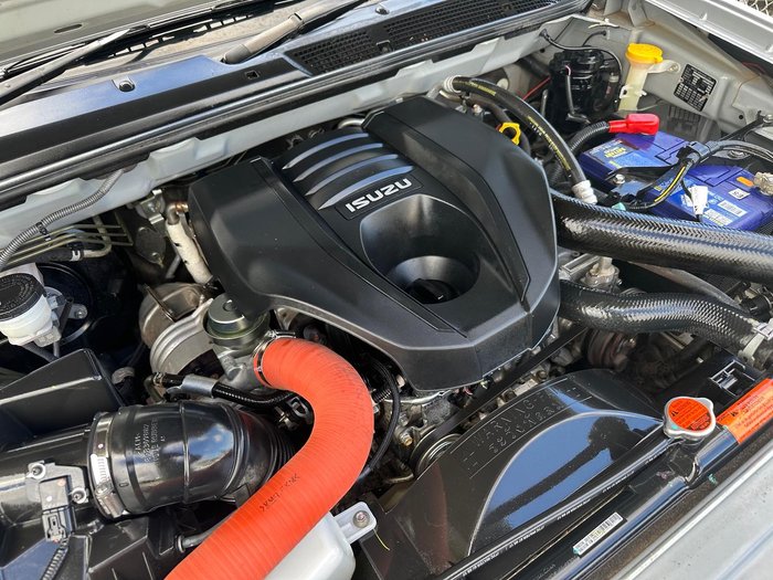 2017 Isuzu MU-X LS-U MY17 4x2 Titanium Silver