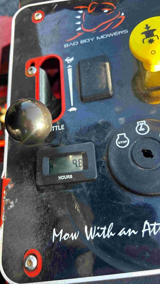 2023 BAD BOY Maverick HD Zero Turn Mower C/W 54in Deck ORANGE