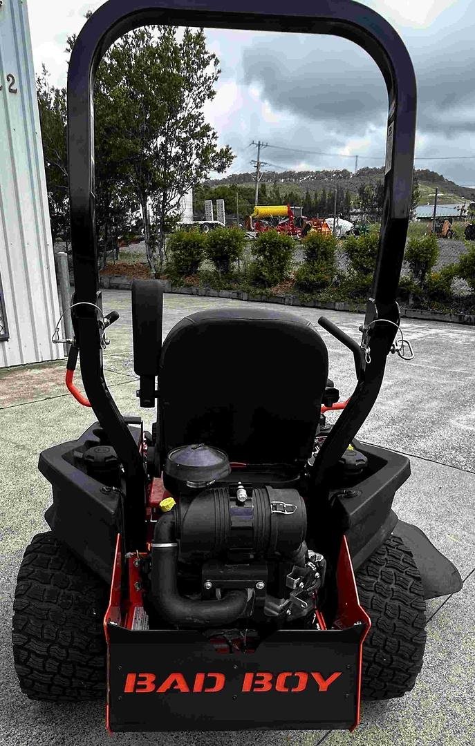 2023 BAD BOY Maverick HD Zero Turn Mower C/W 54in Deck ORANGE