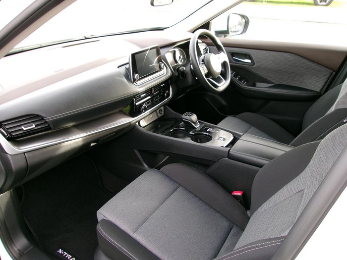 2025 Nissan X-TRAIL ST