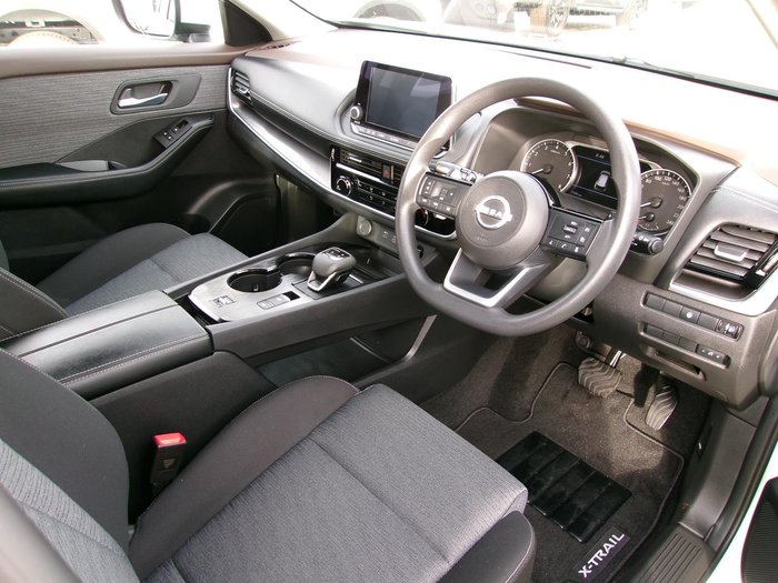 2025 Nissan X-TRAIL ST