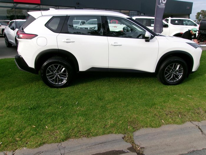 2025 Nissan X-TRAIL ST