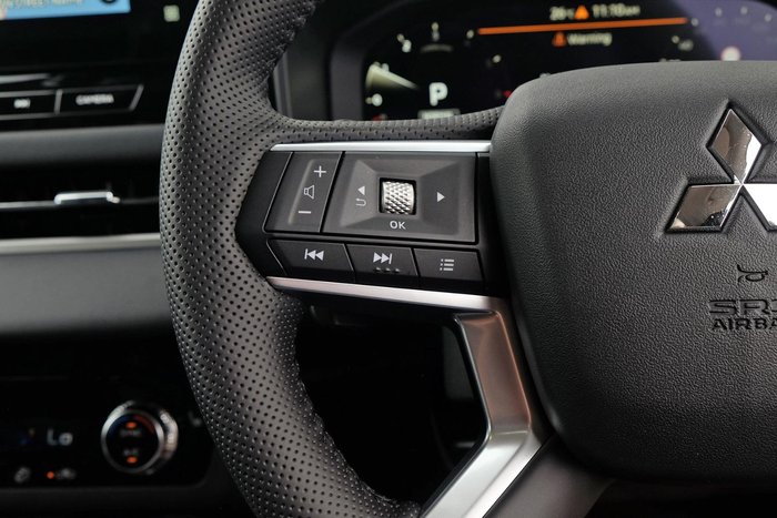 2026 Mitsubishi Outlander LS