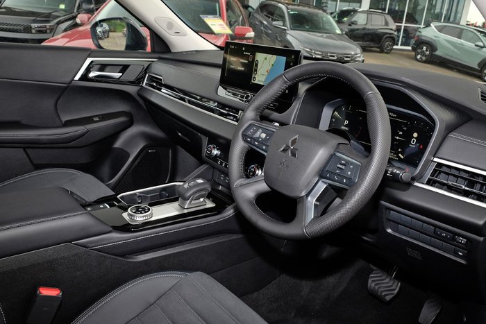 2026 Mitsubishi Outlander LS