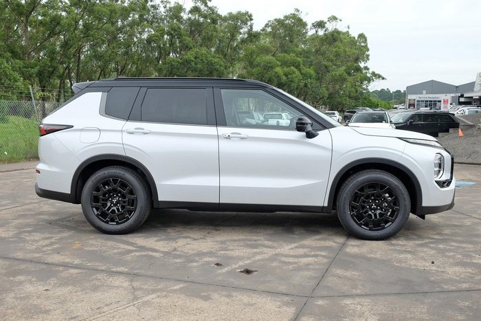 2026 Mitsubishi Outlander LS