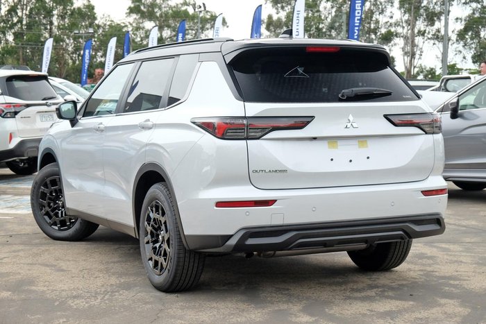 2026 Mitsubishi Outlander LS