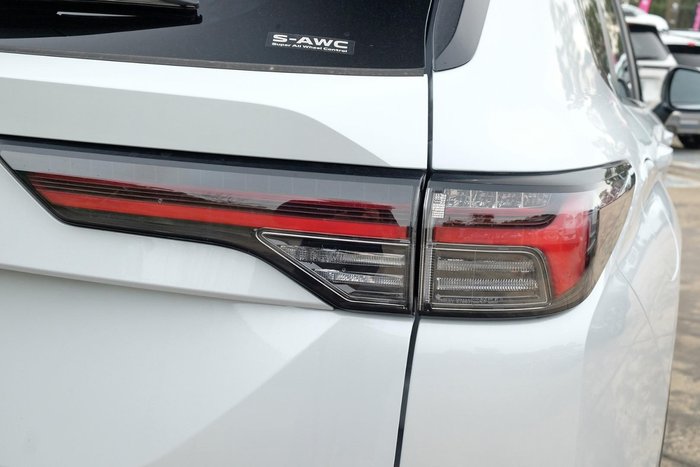 2026 Mitsubishi Outlander LS