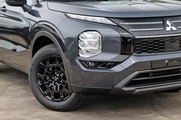 2026 Mitsubishi Outlander LS