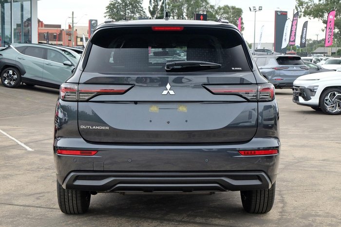 2026 Mitsubishi Outlander LS