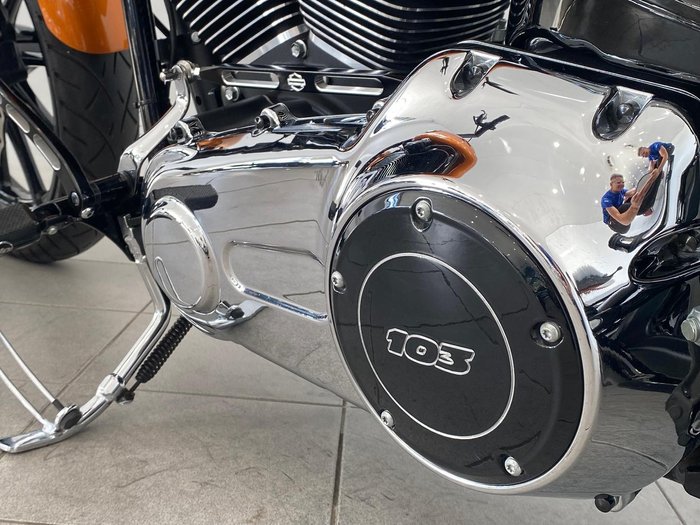 2014 Harley-Davidson Breakout 103 (FXSB) Softail Orange