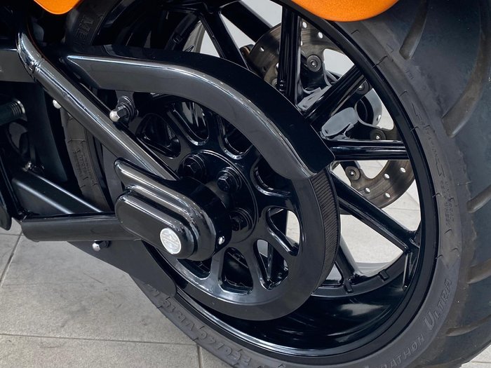 2014 Harley-Davidson Breakout 103 (FXSB) Softail Orange