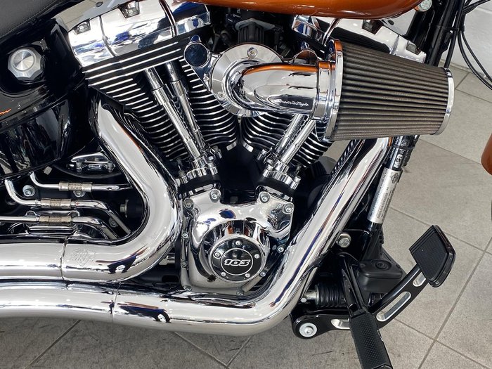 2014 Harley-Davidson Breakout 103 (FXSB) Softail Orange