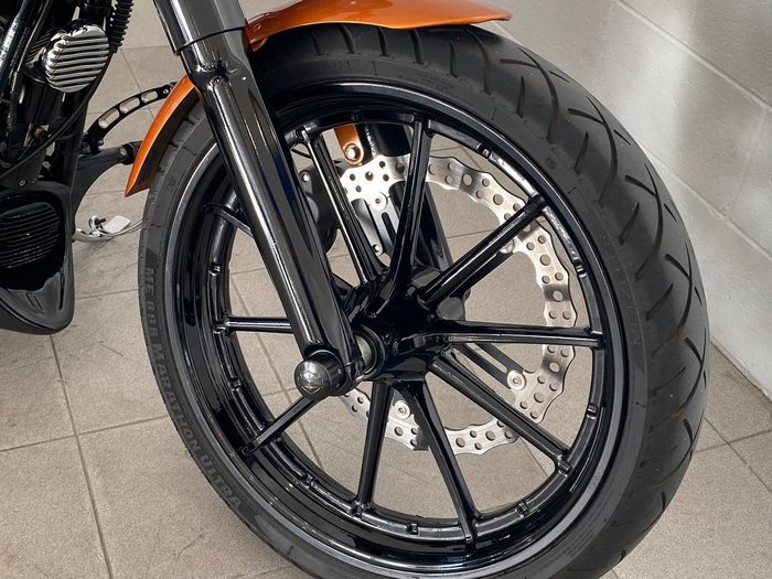 2014 Harley-Davidson Breakout 103 (FXSB) Softail Orange
