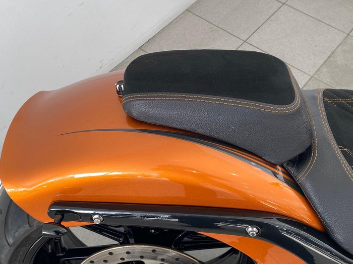 2014 Harley-Davidson Breakout 103 (FXSB) Softail Orange