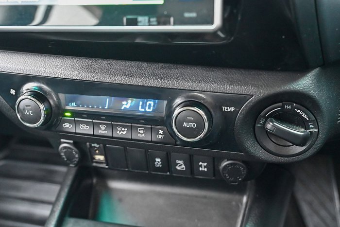 2016 Toyota Hilux SR5