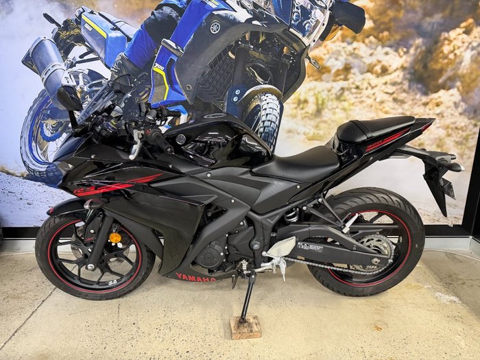 2015 Yamaha YZF-R3 BLACK