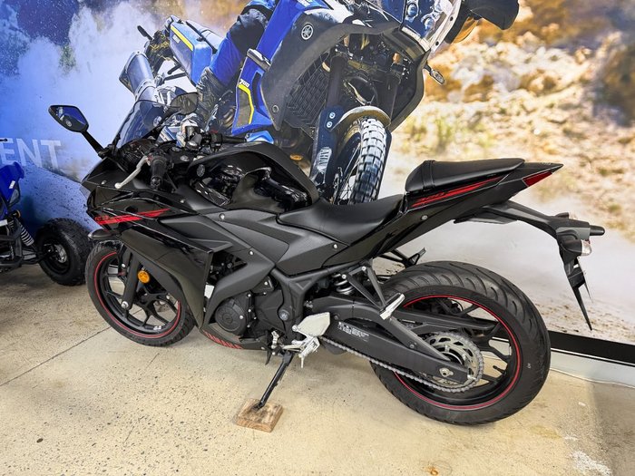 2015 Yamaha YZF-R3 BLACK
