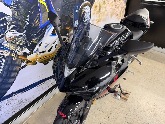 2015 Yamaha YZF-R3 BLACK