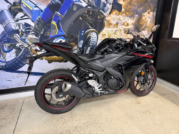 2015 Yamaha YZF-R3 BLACK
