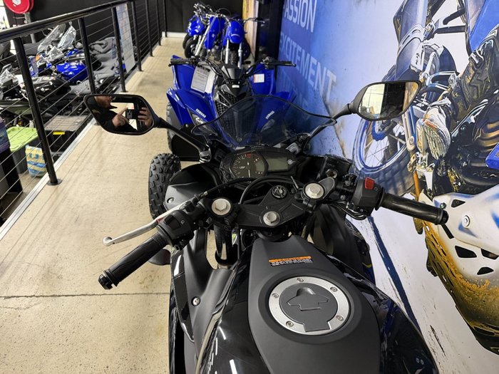 2015 Yamaha YZF-R3 BLACK