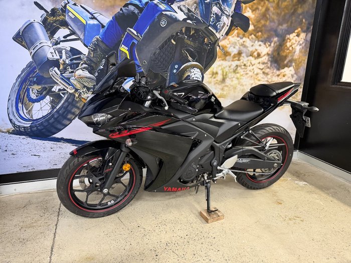 2015 Yamaha YZF-R3 BLACK
