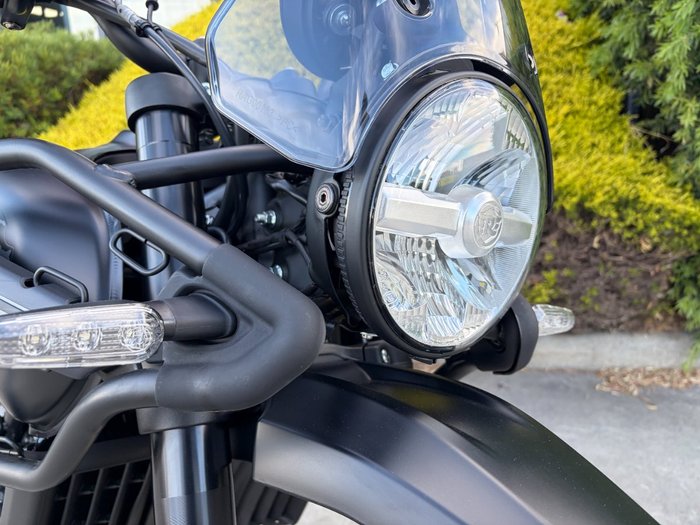 2026 Royal Enfield HIMALAYAN 450 MANA BLACK