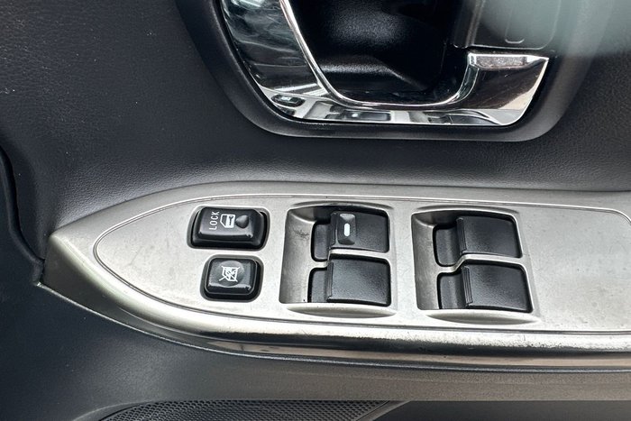 2014 Mitsubishi Pajero Exceed NW MY14 4X4 Dual Range White