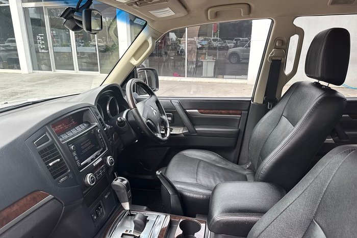 2014 Mitsubishi Pajero Exceed NW MY14 4X4 Dual Range White