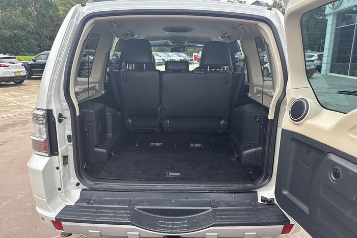 2014 Mitsubishi Pajero Exceed NW MY14 4X4 Dual Range White