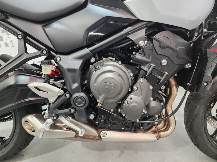 2026 Triumph Trident 660 Trident White