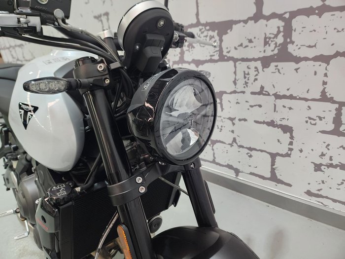 2026 Triumph Trident 660 Trident White