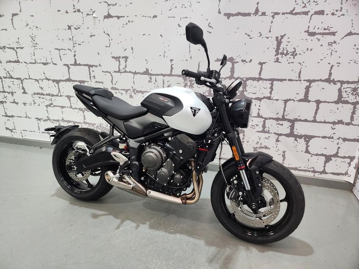 2026 Triumph Trident 660 Trident White