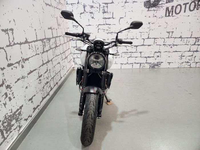 2026 Triumph Trident 660 Trident White