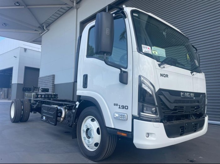 2025 Isuzu Nqr 88-190 Am D45