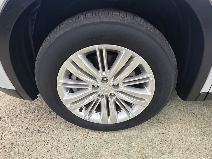 2023 Mitsubishi Outlander LS