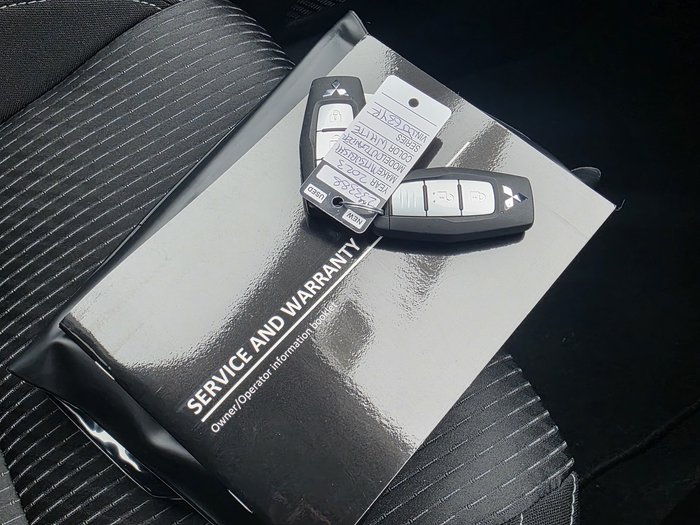 2023 Mitsubishi Outlander LS