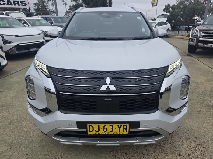 2023 Mitsubishi Outlander LS