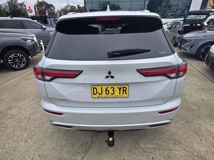 2023 Mitsubishi Outlander LS