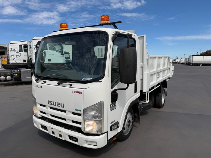 2015 Isuzu N Series