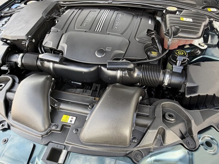 2015 Jaguar XF R-Sport