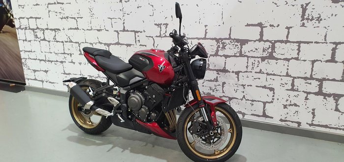 2026 Triumph Trident 800 Trident Red