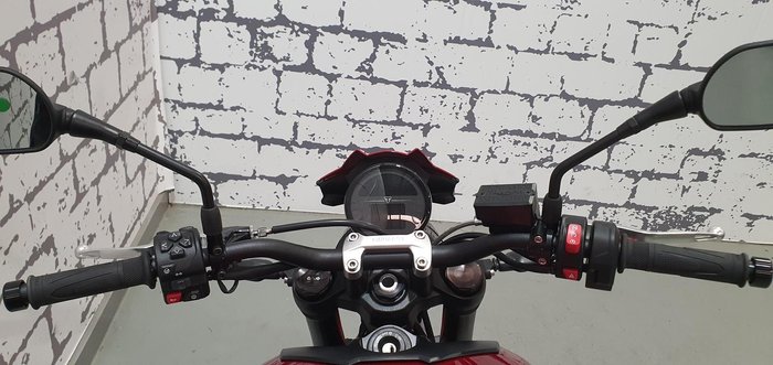 2026 Triumph Trident 800 Trident Red